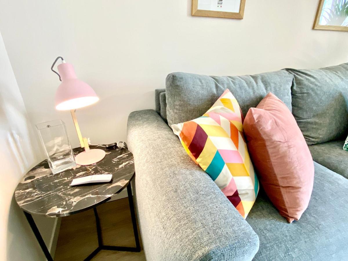 Fara Cinque Small Apartment Milano Esterno foto