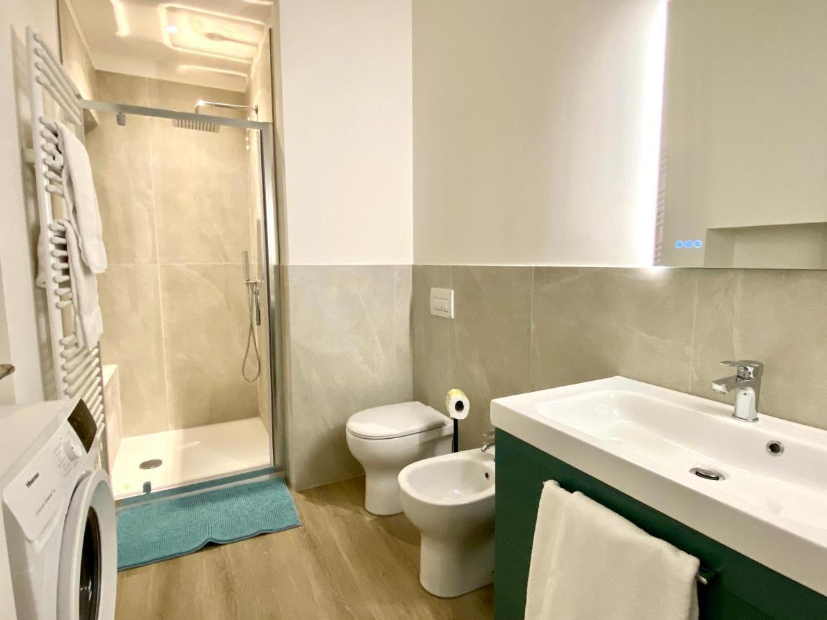 Fara Cinque Small Apartment Milano Esterno foto